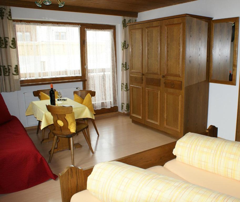 Sonnenhotel Soldanella Sonneck Samnaun Room photo
